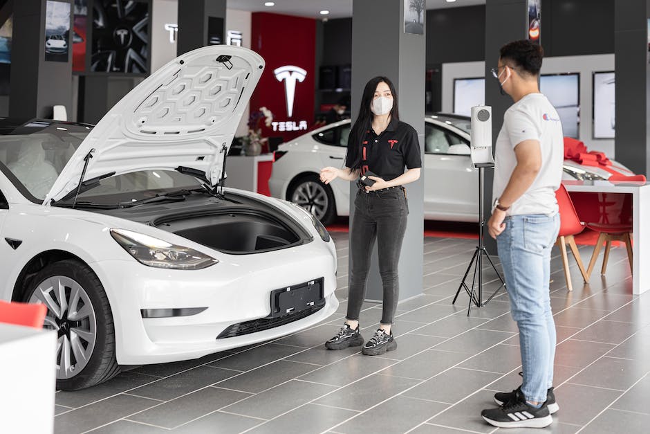 Illustration of a Tesla car with Autopilot enabled, showing its advanced features like Auto Lane Change and Navigate on Autopilot.